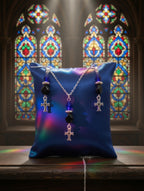 Croix perles noir, bleu marine