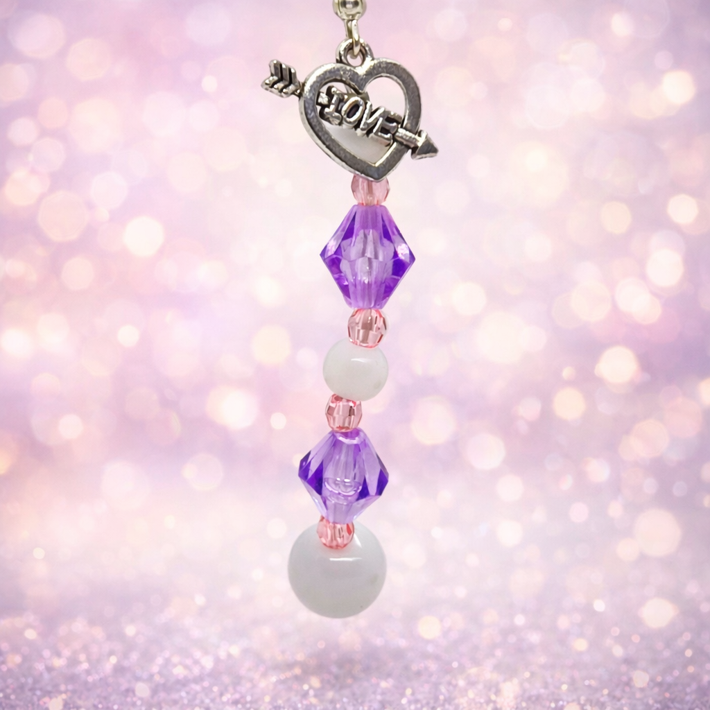 Pendante "Love" perles violet, blanc